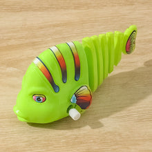 Load image into Gallery viewer, 🐠Clockwork Swinging Cartoon Fish  Toys🐠