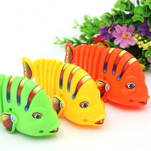 Load image into Gallery viewer, 🐠Clockwork Swinging Cartoon Fish  Toys🐠