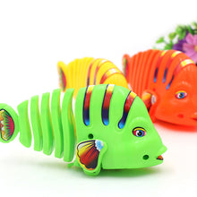 Load image into Gallery viewer, 🐠Clockwork Swinging Cartoon Fish  Toys🐠