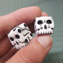 Load image into Gallery viewer, Skull Dice - Enhance Your Game